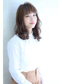ネイビーカラーの大人かわいいブランジュ小顔くびれセミディ