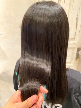 ニュイ(NUIT) ブルーブラックブリーチグレージュ髪質改善トリートメント30代