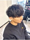自然な動き×軽さが出る、扱いやすさ抜群のメンズパーマ