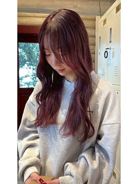 ゆるふわレイヤーカット小顔ロング×透明感バーガンディ艶カラー