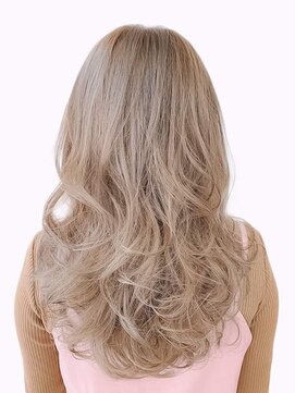 DAMANI 表参道 髪質改善/ヘッドスパ/ハイライト/白髪染め/白髪ぼかし/縮毛矯正 似合わせカット/ミディアムレイヤーカット[表参道駅]