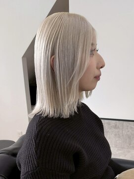 アルトラ(ALTLA) ホワイトブロンド/顔まわりレイヤー