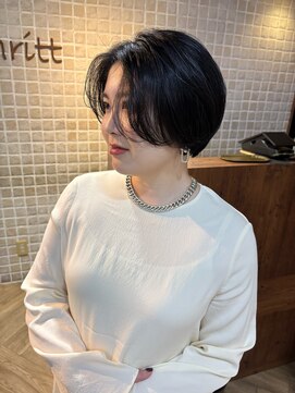 シュリット(schritt) 大人かわいい黒髪ショート前髪なし丸みショート渋谷mutsuki