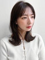 アグノス 青山(Agnos) くせ毛風カール小顔カットミルクティーブロンド斜めバング