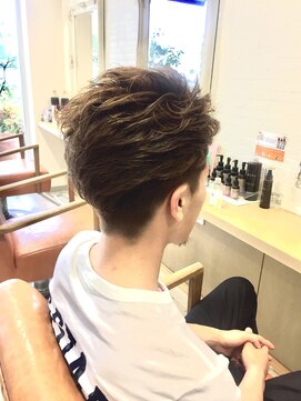 クルーブルー (CouLeur blue) ツーブロックスタイル