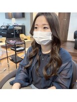 ライズ バイ レボ(RISE by REVO)&nbsp;ペールベージュセクションカラーグラデーションカラー外ハネボブ