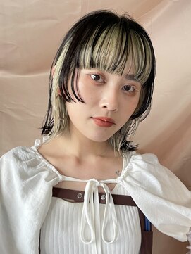 サンク 原宿 表参道(cinq) コントラストのあるベージュカラーのインナーカラー