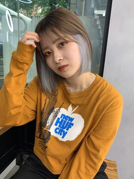 ビビッド(vivid) ボブヘアインナーカラー水色ターコイズブルー