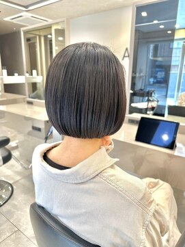 シシ 大宮(She 2.) 乾かして丸くなるショート/丸みショート/前髪/ベージュカラー