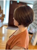 秋おすすめココアベージュで艶髪に♪絶壁解決ひし形丸みショート