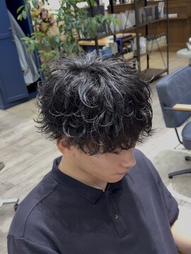 ハッシュタグネイビー 仙台駅前店(#NAVY) 仙台スパイラルスパイキーショートフェザーパーマシャドウパーマ