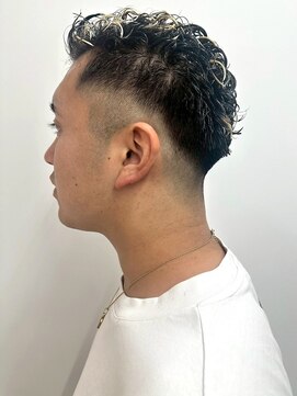 ショートパーマ メッシュ 濡れパン フェードカット バーバー