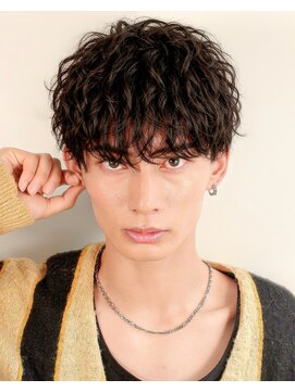 オーシャントーキョー ホワイト 原宿(OCEAN TOKYO WHITE) 無造作マッシュウルフツイストスパイラルパーマ縦落ちスパイラル