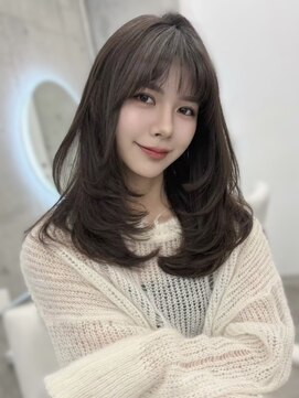 リアンバイアリュール(Lian by Allure) レイヤーカットハッシュカットバタフライカットブリーチ髪質改善