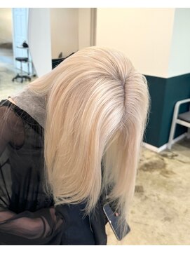 ソル オモテサンドウ 表参道 青山(SOL . OMOTESANDO) ブリーチ2~3回ムラシャンで作るホワイトカラー stylist聖斗
