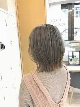 ルッソ(Lusso) グレージュカラー×くびれスタイル