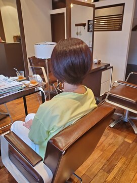 コティエ(cottie) 【お客様フォト】艶やかな質感の前下がりショートボブ