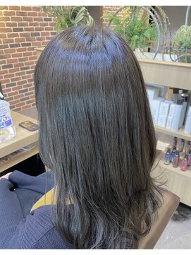 エルバイシオン(aile by sion) 鎖骨ミディアム×ダークアッシュ×ロブヘアのトレンドスタイル