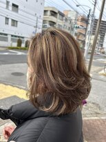 エイムコーゾー美容室(AiM KOZO) 魅せるグレイヘア【白髪ぼかしハイライトカラー】ベージュ