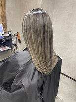 サニー 渋谷(SUNNY)&nbsp;バレイヤージュ、ハイライト、レイヤーロング、グレーベージュ