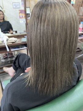 ビューティアンドスパ ガガ(GAGA) 髪質改善ケアカラーで色味のあるヘアカラーを長持ちさせる。