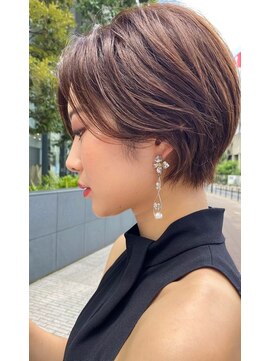 ジエクト アイロ(The Ect ilo) 大人くびれショート×ベージュブラウン ニュアンスカラー