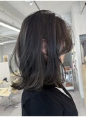 赤味抹消のオリーブの色味にミディアムレイヤーカット