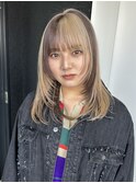 ミディアムレイヤーカットベージュカラー