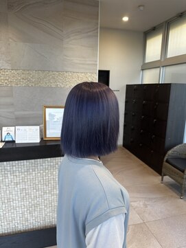アース コアフュールボーテ 掛川店(EARTH coiffure beaute) ネイビー/色落ちシルバー