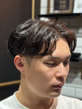 ニュアンスパーマ　フェード　パーマ　メンズ