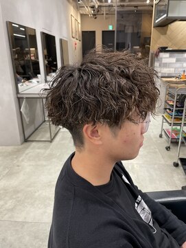 縦落ちツイストスパイラルパーマ