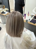 デバイス バイ フレイムス 越谷(DEVICE by Frames)&nbsp;シルバーカラー ブリーチ ホワイトベージュ