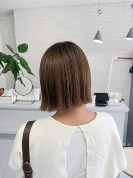 ジーライツ(G-Reiz) ぱつっとボブに明るめベージュ