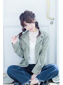 おしゃれな編み込みおさげ髪。