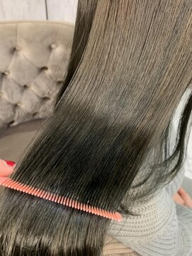 エスカーラ 表参道(THE ESCALA) アッシュグレー×髪質改善トリートメント【タビラマユミ】