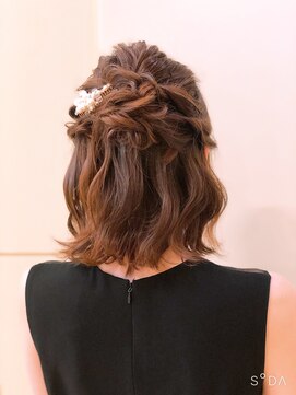 ヘアメイク ジェイエム ハーフアップ