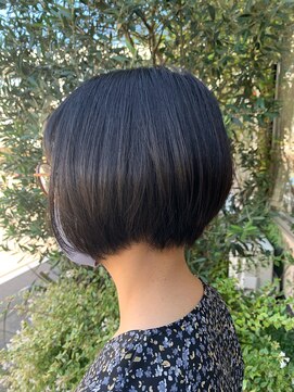 ピンキーウエスト スクールショートボブ