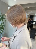 【石河安奈】透明感艶髪ミルクティーベージュ/ぷつっとミニボブ
