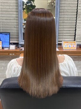 フォルテ 表参道店(FORTE) ニュアンスカラーグレーベージュレイヤーカットオリーブベージュ