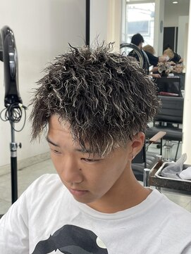 ネクストゼロ(NEXT zerO) アップバングショートツイスト