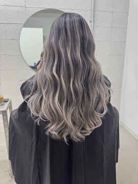 イロ(iro.) バレイヤージュ