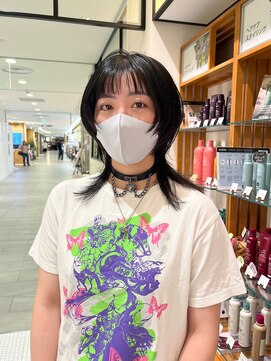 ビーハイブアヴェダ PARCO2店(BEHIVE AVEDA) 自然にくびれるウルフ【三橋由奈】