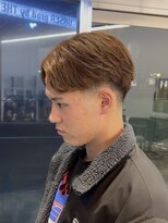 アンサー 千葉中央(UNSER prod by THE DAY)&nbsp;メンズ外国人風刈り上げセンターパート/テーパーフェード