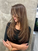 キング 心斎橋店(K!ng)&nbsp;ハイライトカラーミルクティーベージュレイヤーカットオルチャン