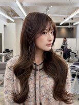 ヒュー 広島(HEW)&nbsp;くびれ顔周りレイヤーオリーブグレージュ