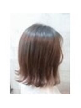 ラフヘアバイファースト(Laugh hair by FIRST)の写真/ベテランスタイリストが仕上げまで担当◎大人女性の髪のお悩みに寄り添い、理想のスタイルへ。