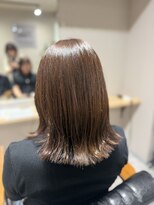 アンビス(1bis)&nbsp;赤みを抑えた艶感モカブラウン