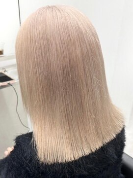 ウィコ 新宿(WICO) ホワイトベージュ[新宿駅/イメチェン/チェリーブラウン]