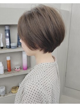 マルム(mulum) グレージュ×丸みショート