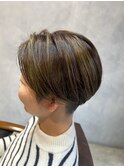 大人ショートstyleの動きがあるデザインカラー